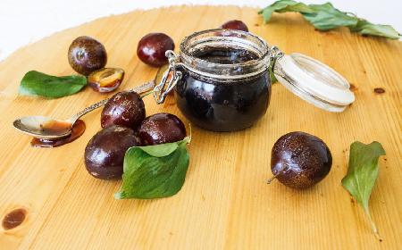 Aromatyczne marynowane węgierki - przepis na marynatę bez octu