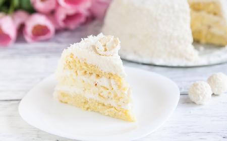 Tort raffaello z kremem kokosowym z białej czekolady - dobry przepis krok po kroku