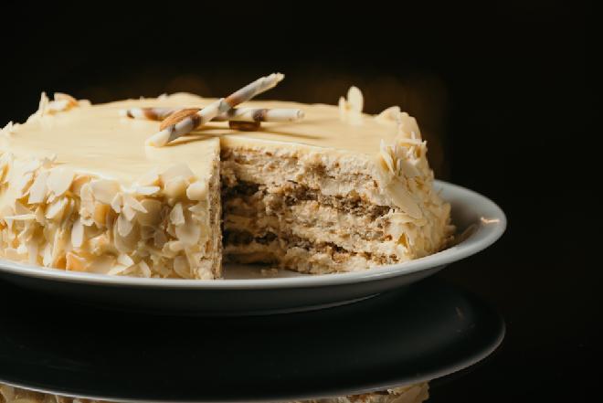 Nieziemski tort kawowo-morelowy